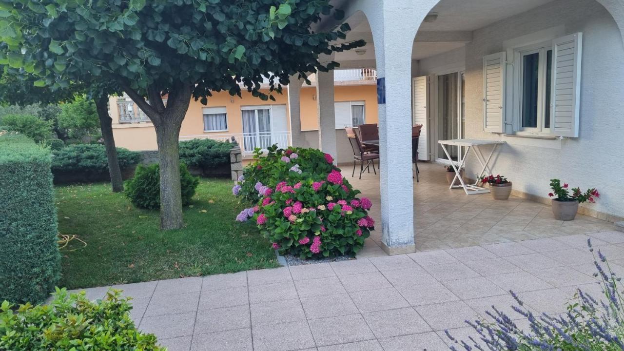 Apartment Nina โนวีวีโนดอลสกี ภายนอก รูปภาพ
