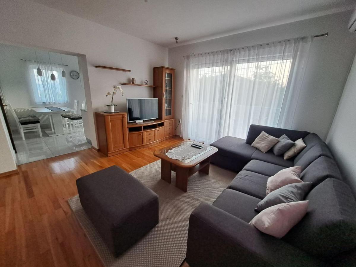 Apartment Nina โนวีวีโนดอลสกี ภายนอก รูปภาพ