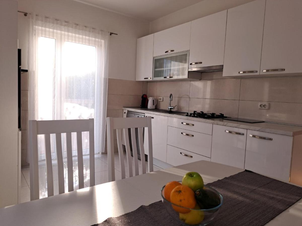 Apartment Nina โนวีวีโนดอลสกี ภายนอก รูปภาพ